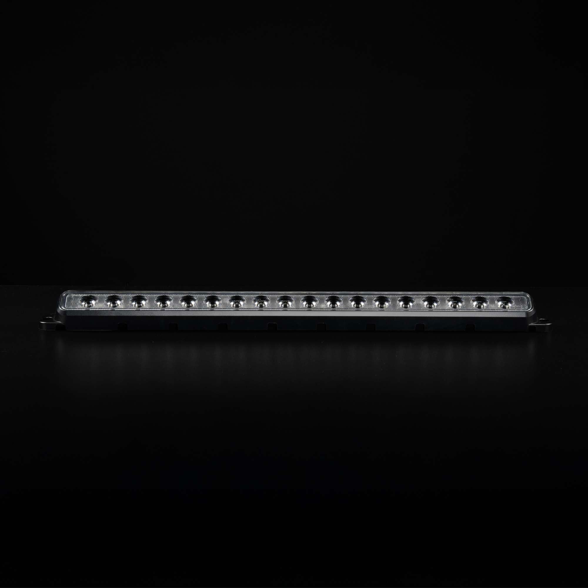 Strands NUUK E-LINE SCENE LIGHT 80W